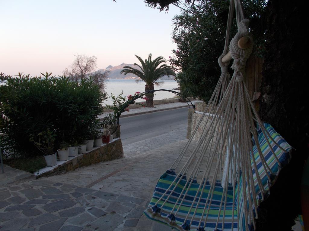Elena'S Seafront Deluxe Studios Akrotiri  Extérieur photo